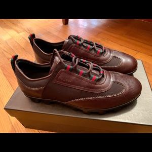 Chocolate brown Gucci tennis.